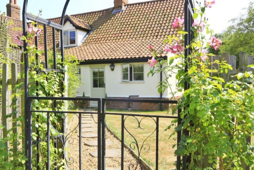 Dreamy Suffolk Country Cottage Escape Aldeby Bagian luar foto